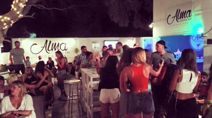 lavorare_barman_estero